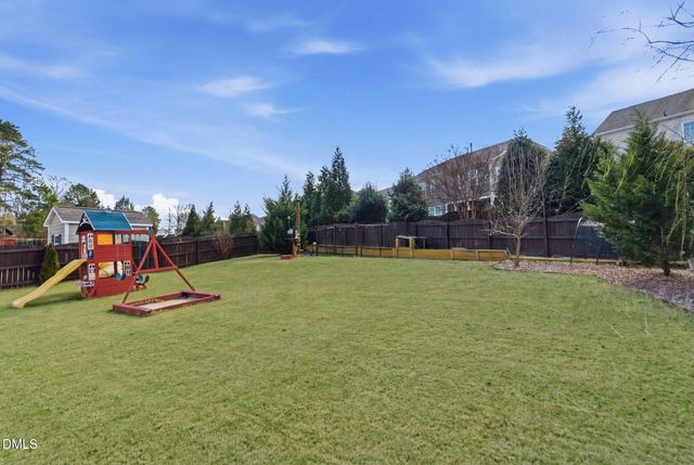 1116 Trotter Bluffs Drive, Holly Springs, NC 27540