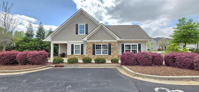 1116 Trotter Bluffs Drive, Holly Springs, NC 27540