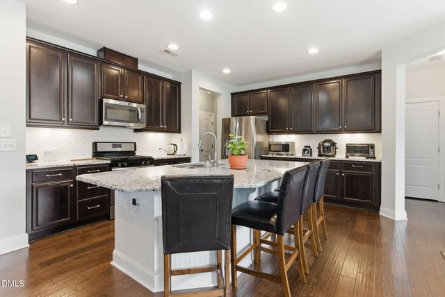 1116 Trotter Bluffs Drive, Holly Springs, NC 27540