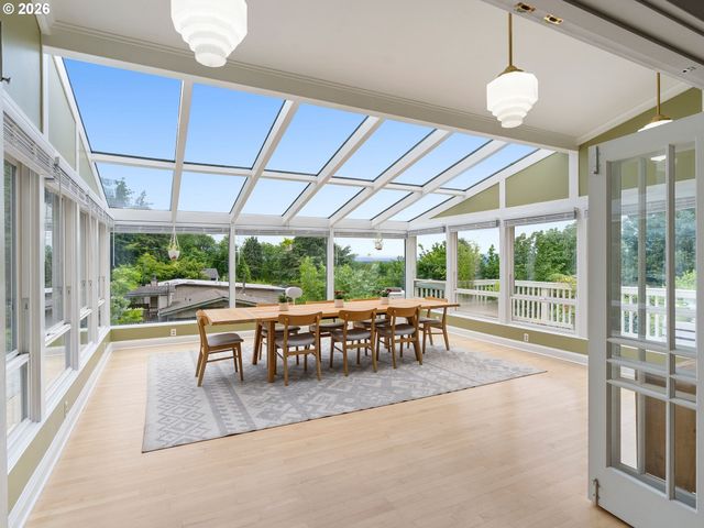 7100 Sw BRIER Pl, Portland, OR 97219