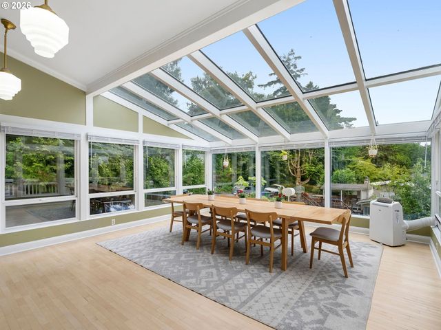 7100 Sw BRIER Pl, Portland, OR 97219