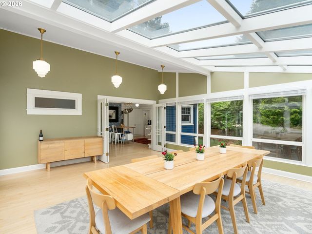 7100 Sw BRIER Pl, Portland, OR 97219