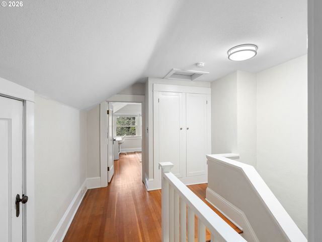 7100 Sw BRIER Pl, Portland, OR 97219
