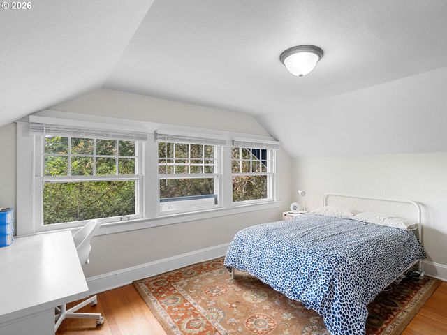 7100 Sw BRIER Pl, Portland, OR 97219