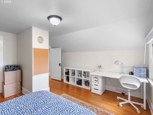 7100 Sw BRIER Pl, Portland, OR 97219