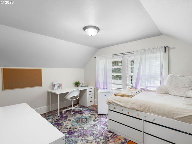 7100 Sw BRIER Pl, Portland, OR 97219