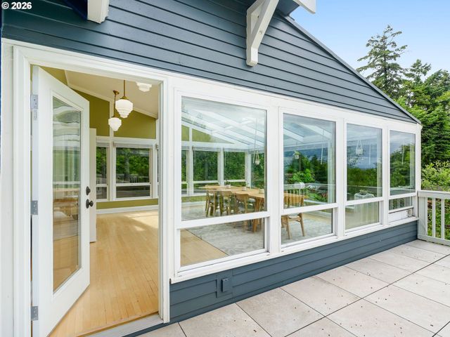 7100 Sw BRIER Pl, Portland, OR 97219