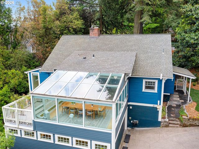 7100 Sw BRIER Pl, Portland, OR 97219