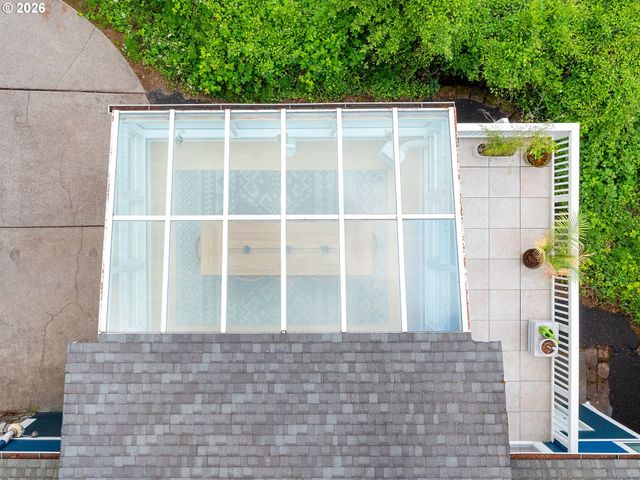 7100 Sw BRIER Pl, Portland, OR 97219