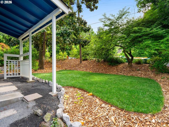 7100 Sw BRIER Pl, Portland, OR 97219