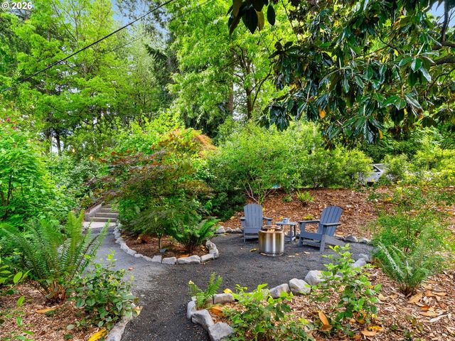 7100 Sw BRIER Pl, Portland, OR 97219