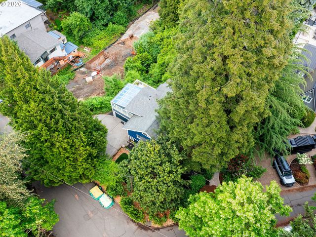7100 Sw BRIER Pl, Portland, OR 97219