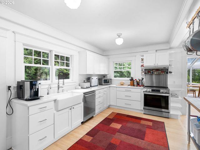 7100 Sw BRIER Pl, Portland, OR 97219