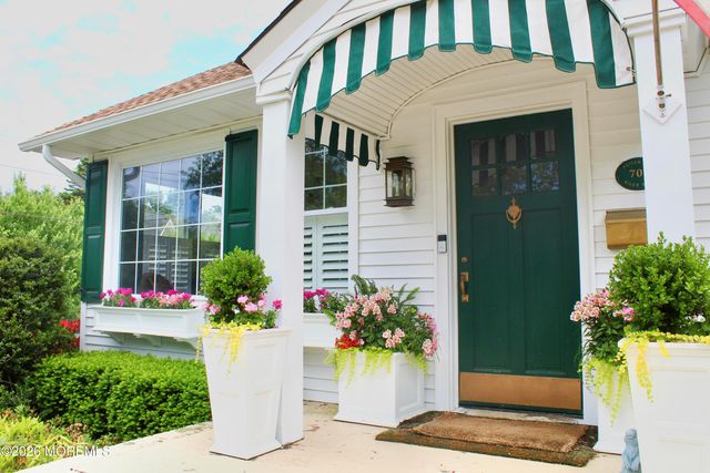 702 River Road, Fair Haven, NJ 07704