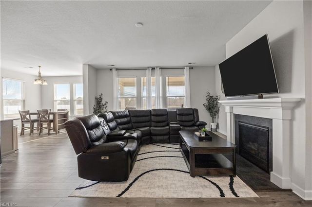 104 Ashbee CT, Moyock, NC 27958