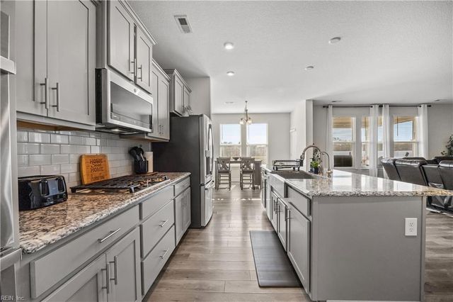 104 Ashbee CT, Moyock, NC 27958