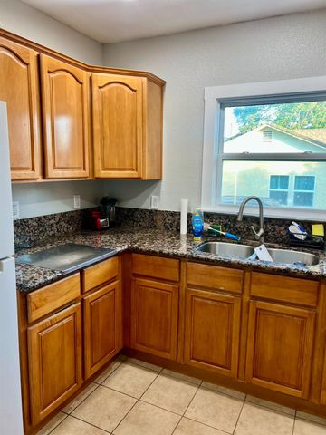 3621 43rd St, Sacramento, CA 95817