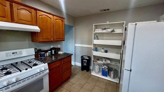 3621 43rd St, Sacramento, CA 95817