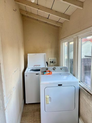 3621 43rd St, Sacramento, CA 95817