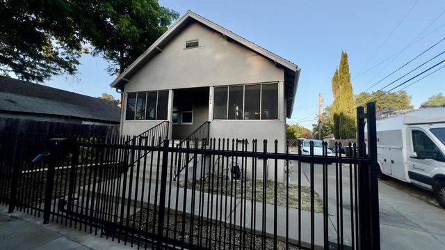3621 43rd St, Sacramento, CA 95817
