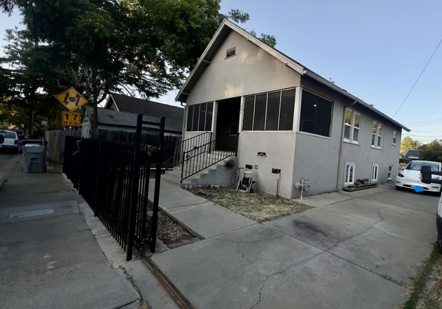 3621 43rd St, Sacramento, CA 95817