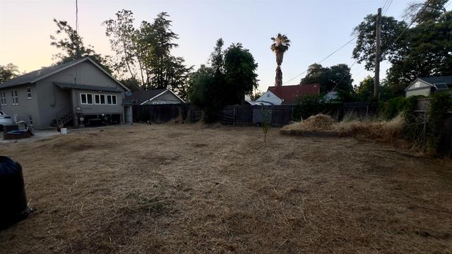 3621 43rd St, Sacramento, CA 95817