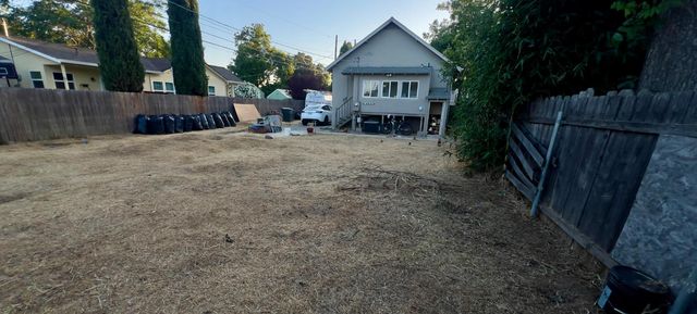 3621 43rd St, Sacramento, CA 95817