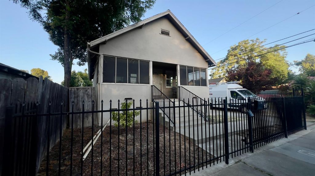 3621 43rd St, Sacramento, CA 95817