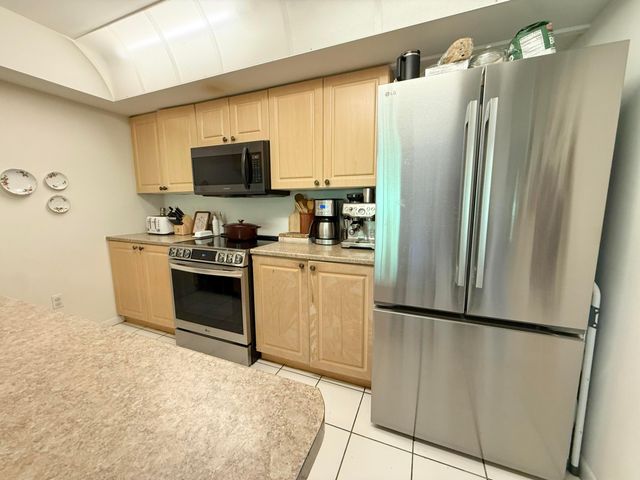 179 Waterside Drive 179, Hypoluxo, FL 33462