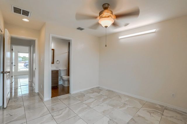 20111 Travis DR B, Lago Vista, TX 78645