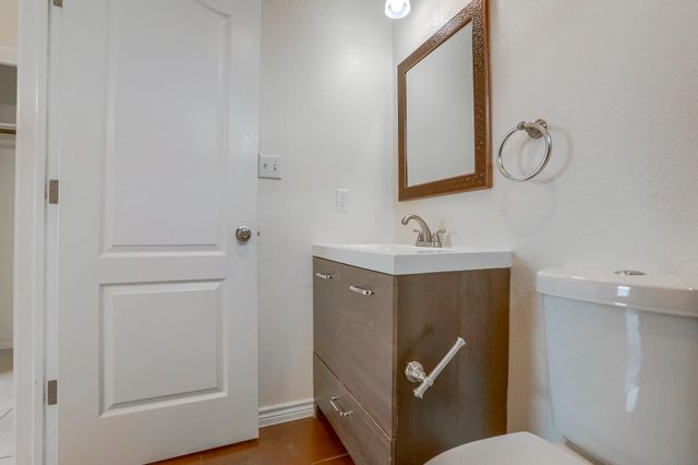 20111 Travis DR B, Lago Vista, TX 78645