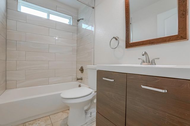 20111 Travis DR B, Lago Vista, TX 78645