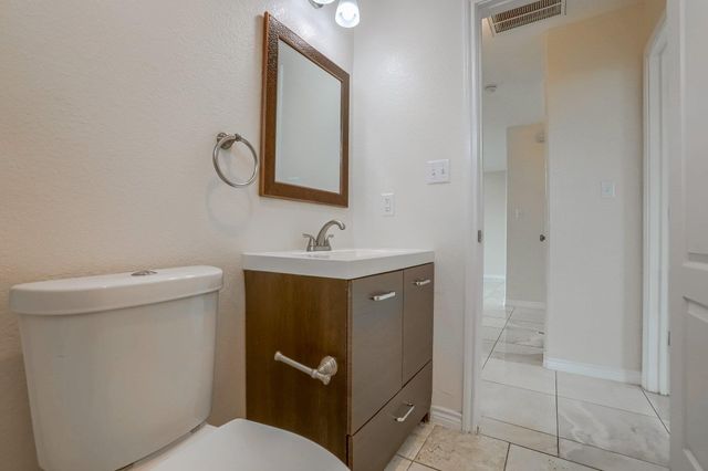 20111 Travis DR B, Lago Vista, TX 78645