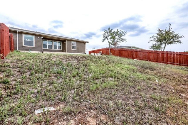 20111 Travis DR B, Lago Vista, TX 78645