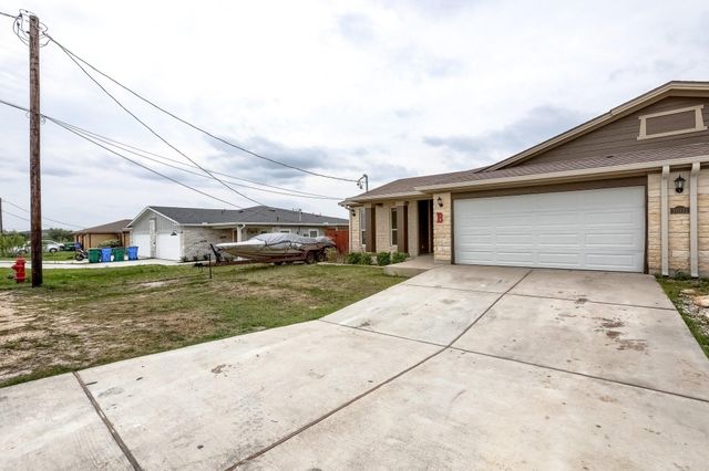 20111 Travis DR B, Lago Vista, TX 78645