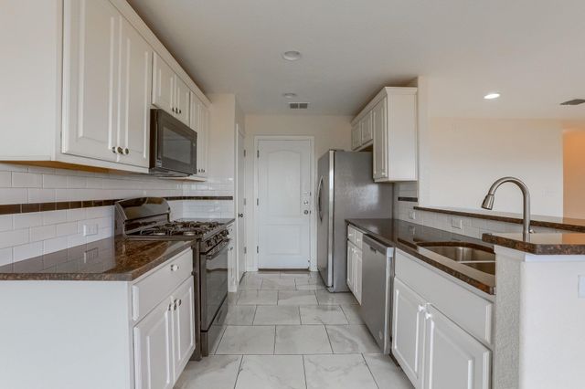 20111 Travis DR B, Lago Vista, TX 78645