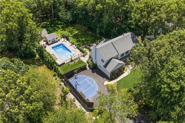64 Fieldstone Lane, North Kingstown, RI 02874