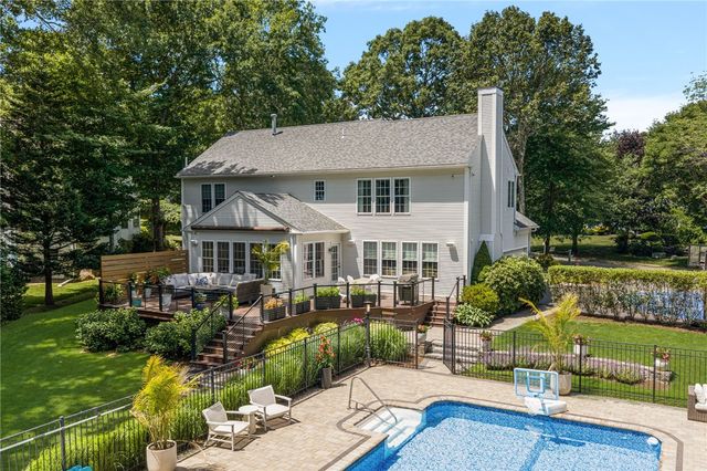 64 Fieldstone Lane, North Kingstown, RI 02874