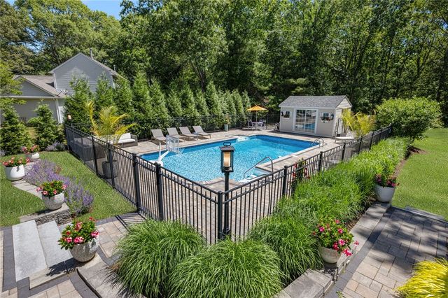 64 Fieldstone Lane, North Kingstown, RI 02874