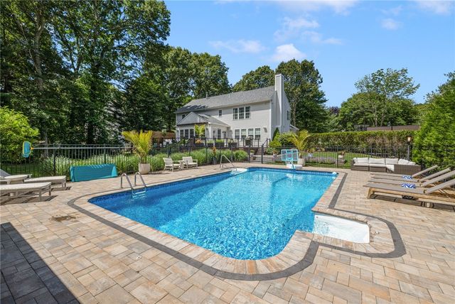 64 Fieldstone Lane, North Kingstown, RI 02874