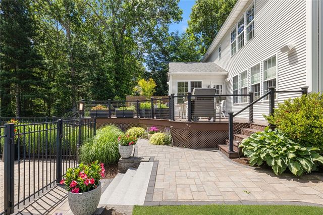64 Fieldstone Lane, North Kingstown, RI 02874