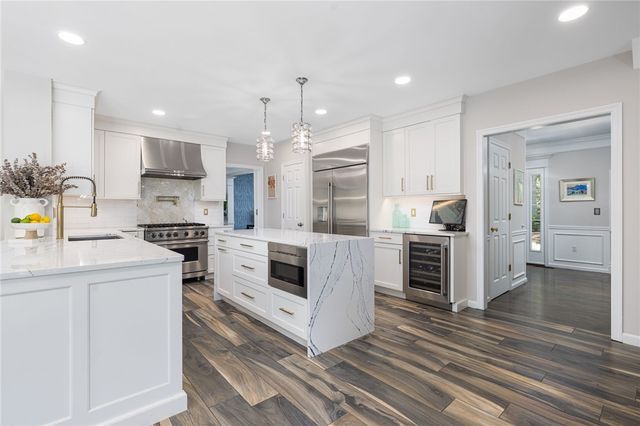 64 Fieldstone Lane, North Kingstown, RI 02874