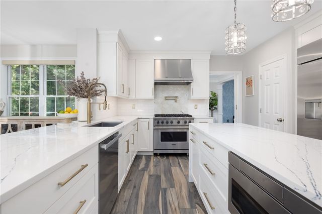 64 Fieldstone Lane, North Kingstown, RI 02874