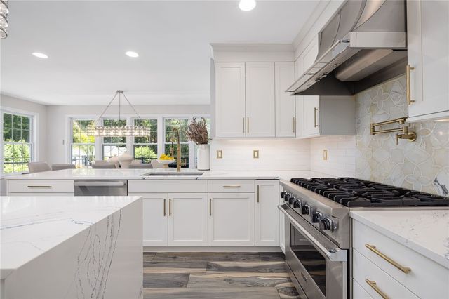 64 Fieldstone Lane, North Kingstown, RI 02874