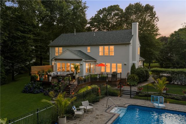 64 Fieldstone Lane, North Kingstown, RI 02874