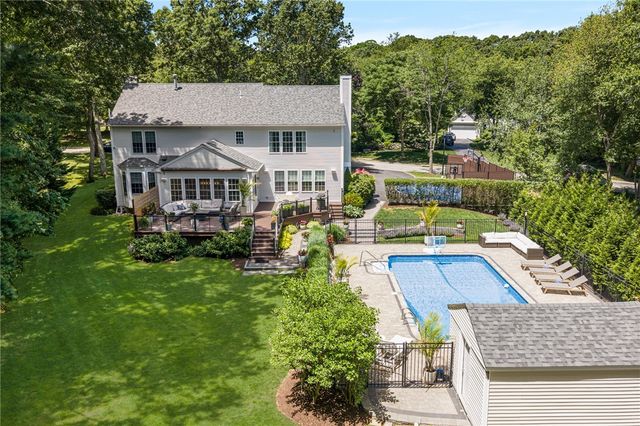 64 Fieldstone Lane, North Kingstown, RI 02874