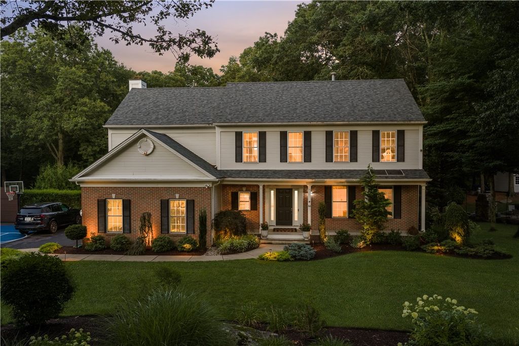 64 Fieldstone Lane, North Kingstown, RI 02874