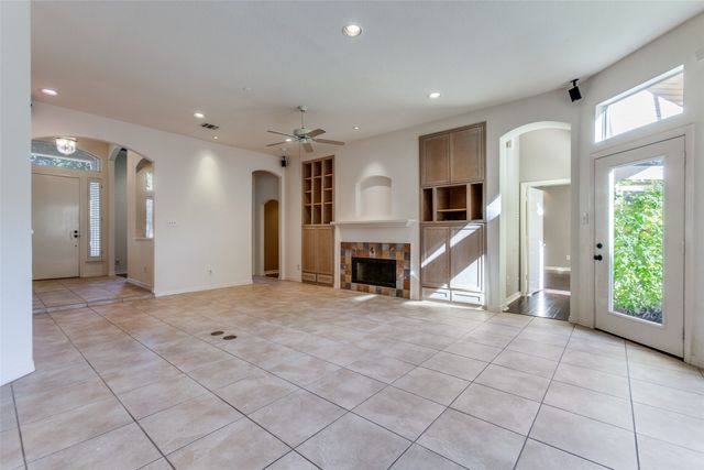 4004 Winter Park Lane, Addison, TX 75001