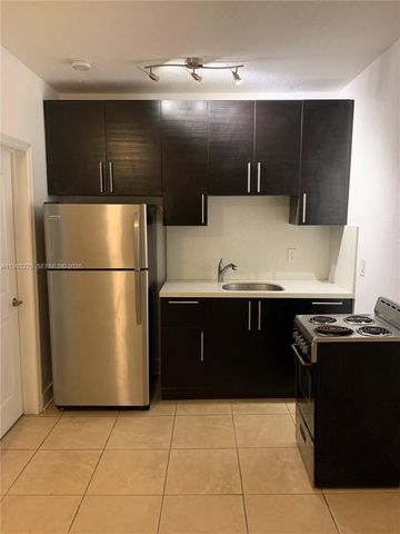 712 SW 56 AV 7B, Coral Gables, FL 33134