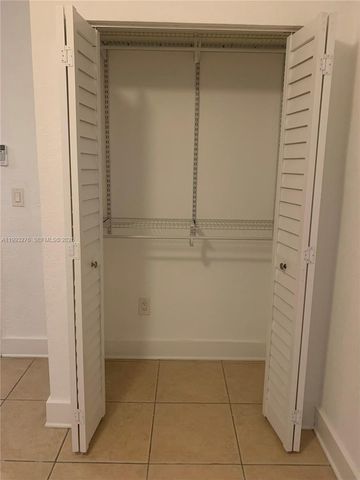 712 SW 56 AV 7B, Coral Gables, FL 33134